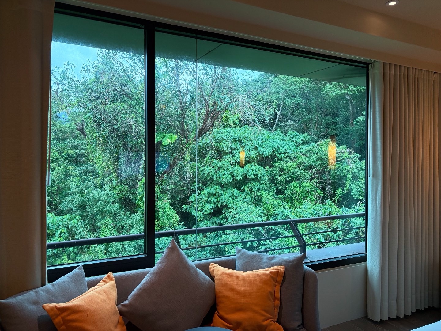 大地酒店山景房