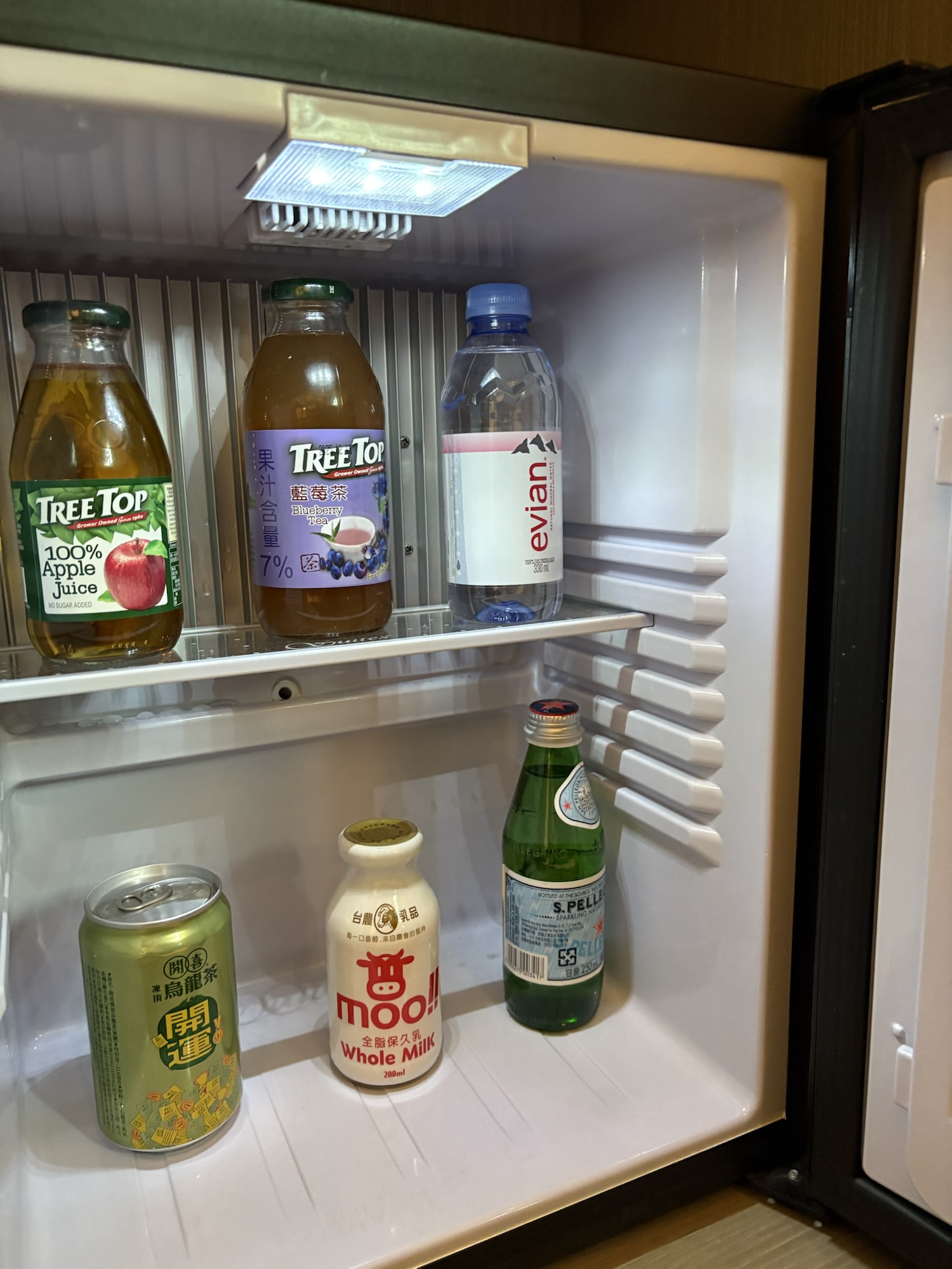 大地酒店 mini bar