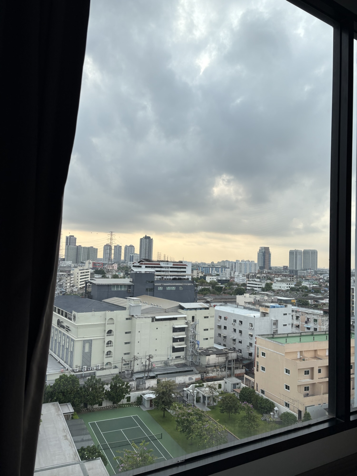 曼谷泰雅酒店 房間窗景